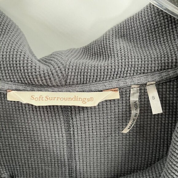 Soft Surroundings Gray Waffle Knit Funnel Neck Top Embroidered Sz Small Layering - Picture 5 of 8